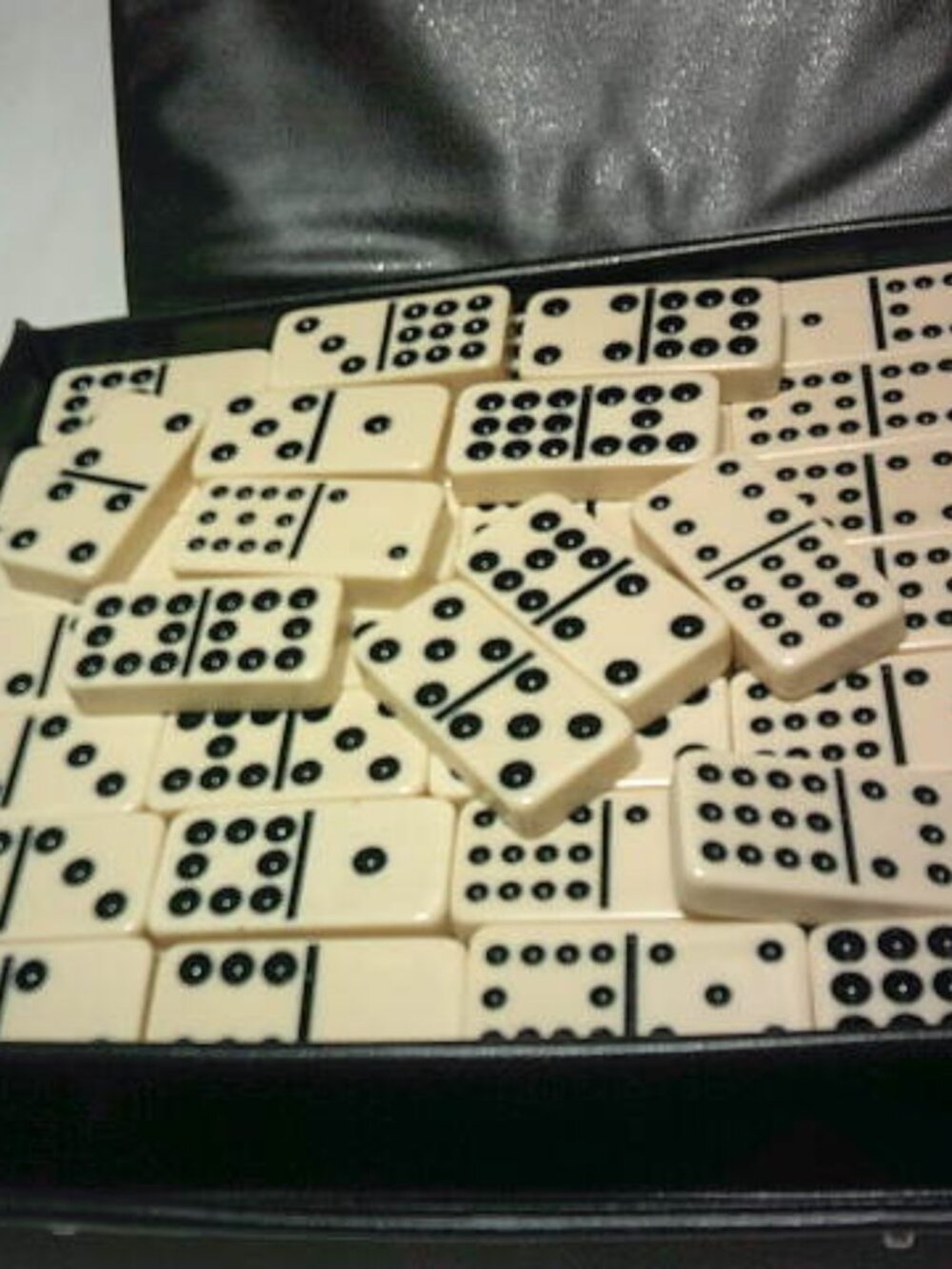 NEW PRESSMAN DOUBLE 12 DOMINOES IN BLK VINYL SNAP CASE w/ INSTRUCTIONS 91 TILES